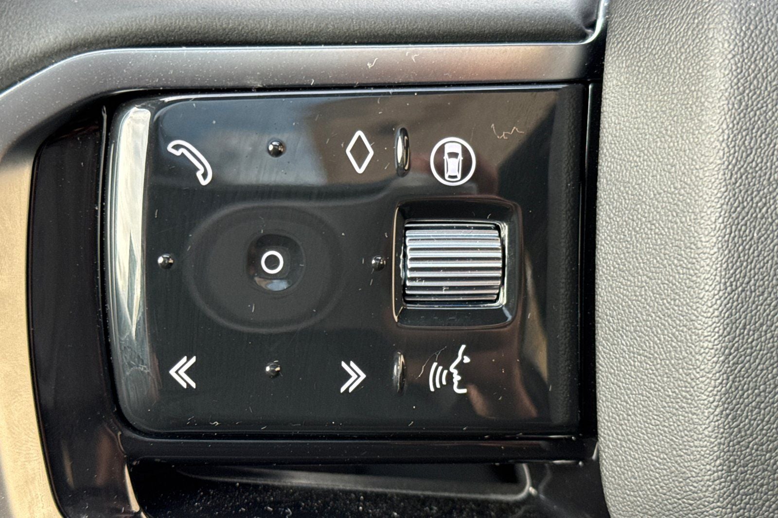 2025 Land Rover Discovery Sport SE