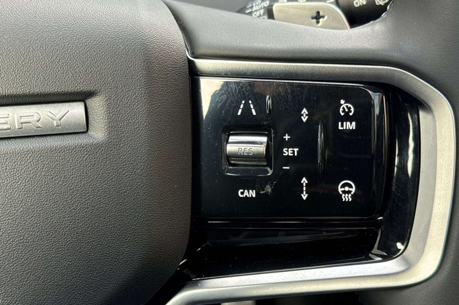 2025 Land Rover Discovery Sport SE