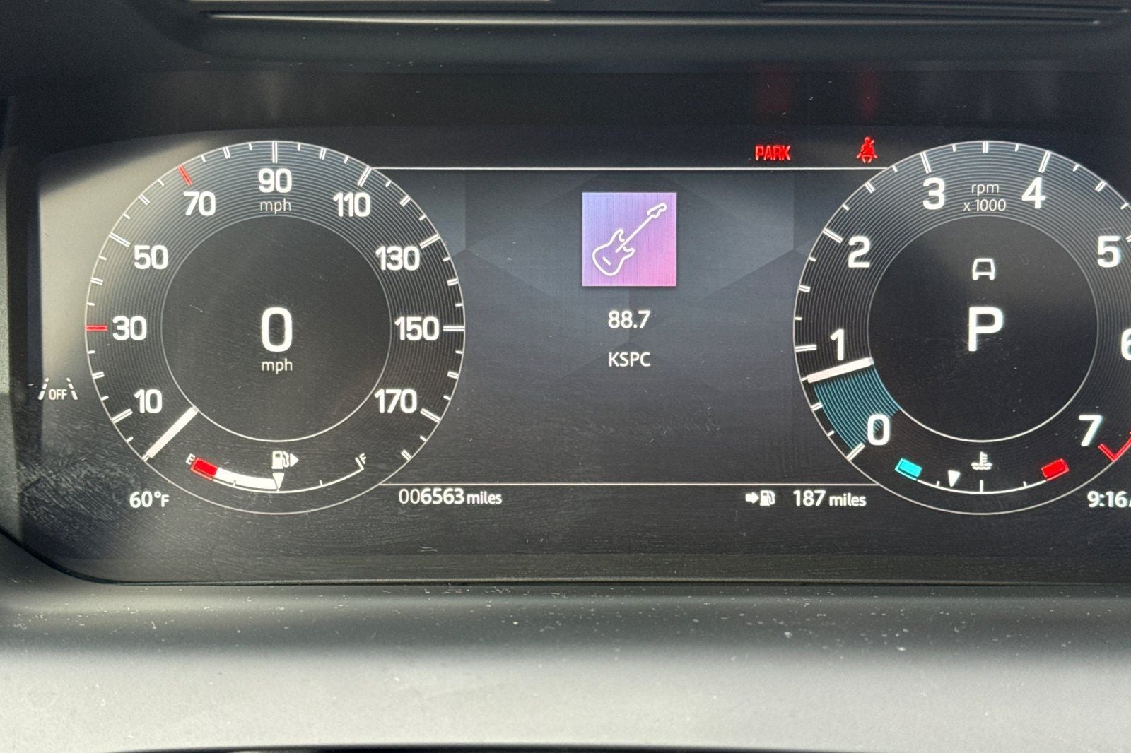 2025 Land Rover Discovery Sport SE