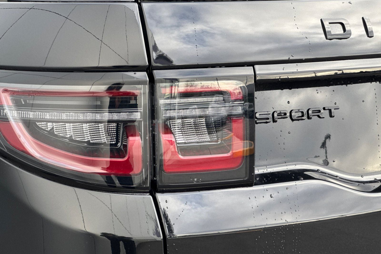 2025 Land Rover Discovery Sport SE