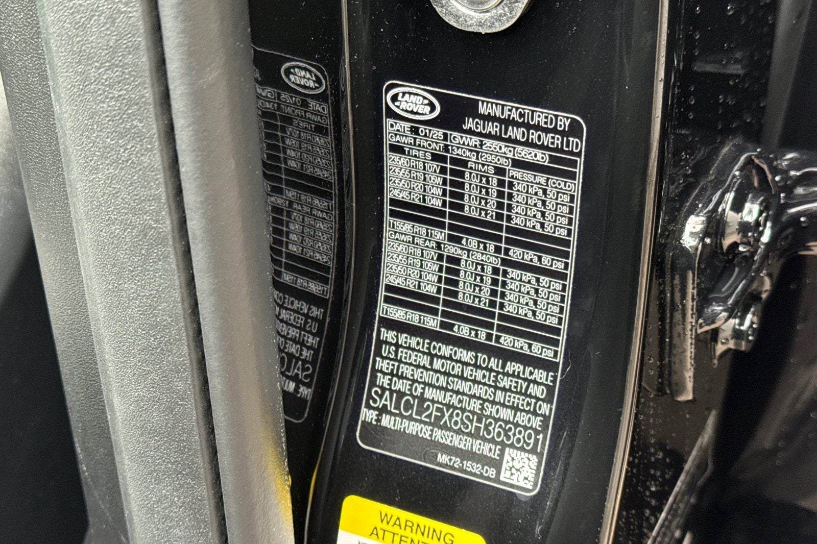 2025 Land Rover Discovery Sport SE