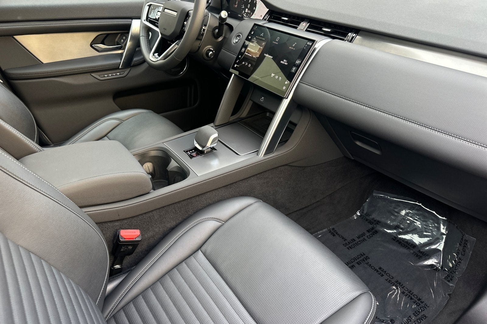 2025 Land Rover Discovery Sport SE