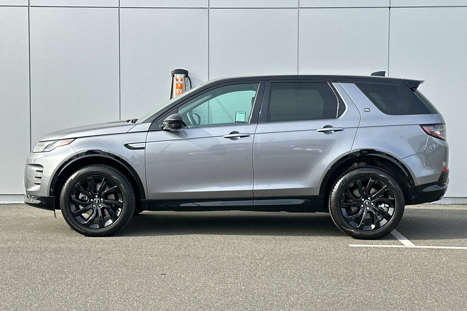 2025 Land Rover Discovery Sport SE