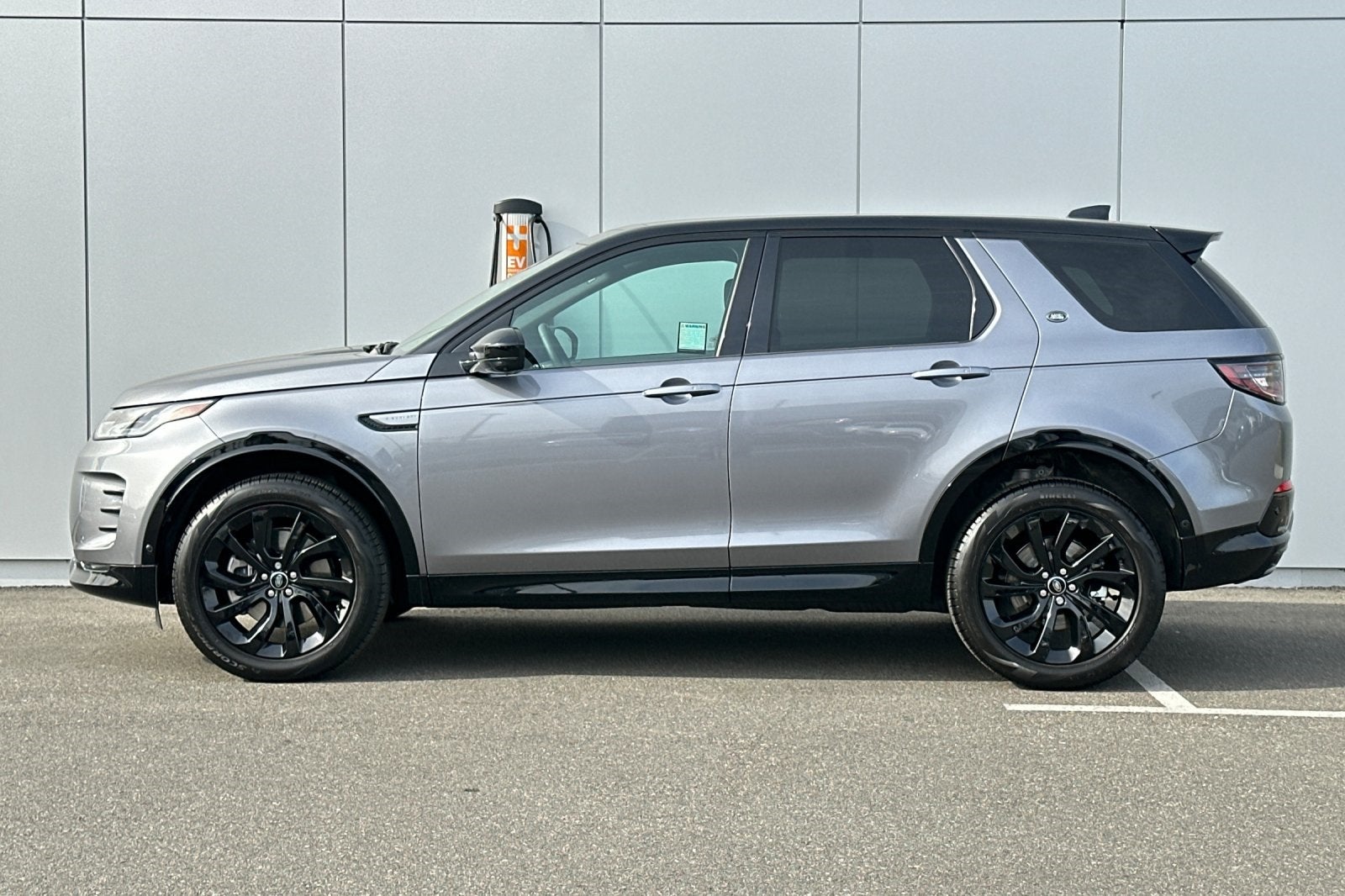 2025 Land Rover Discovery Sport SE
