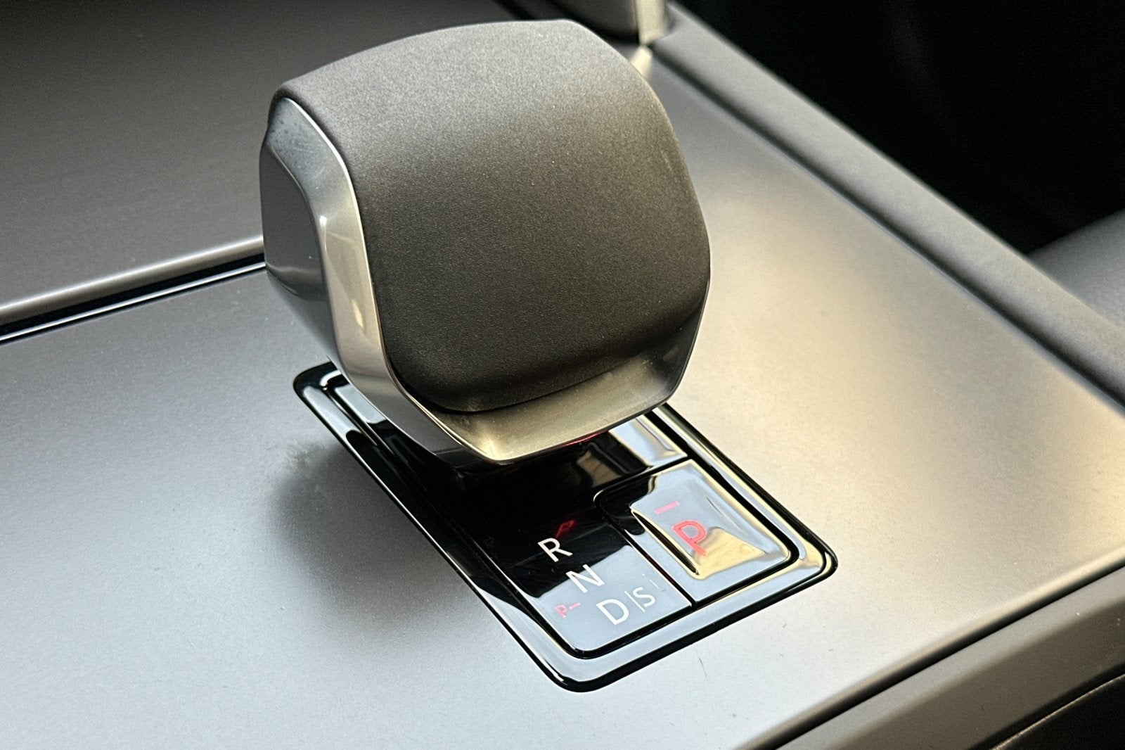 2025 Land Rover Discovery Sport SE