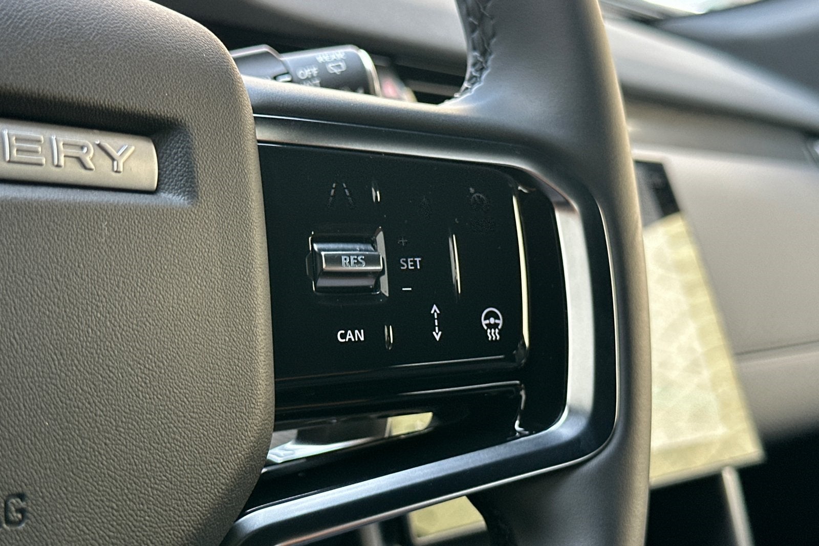 2025 Land Rover Discovery Sport SE