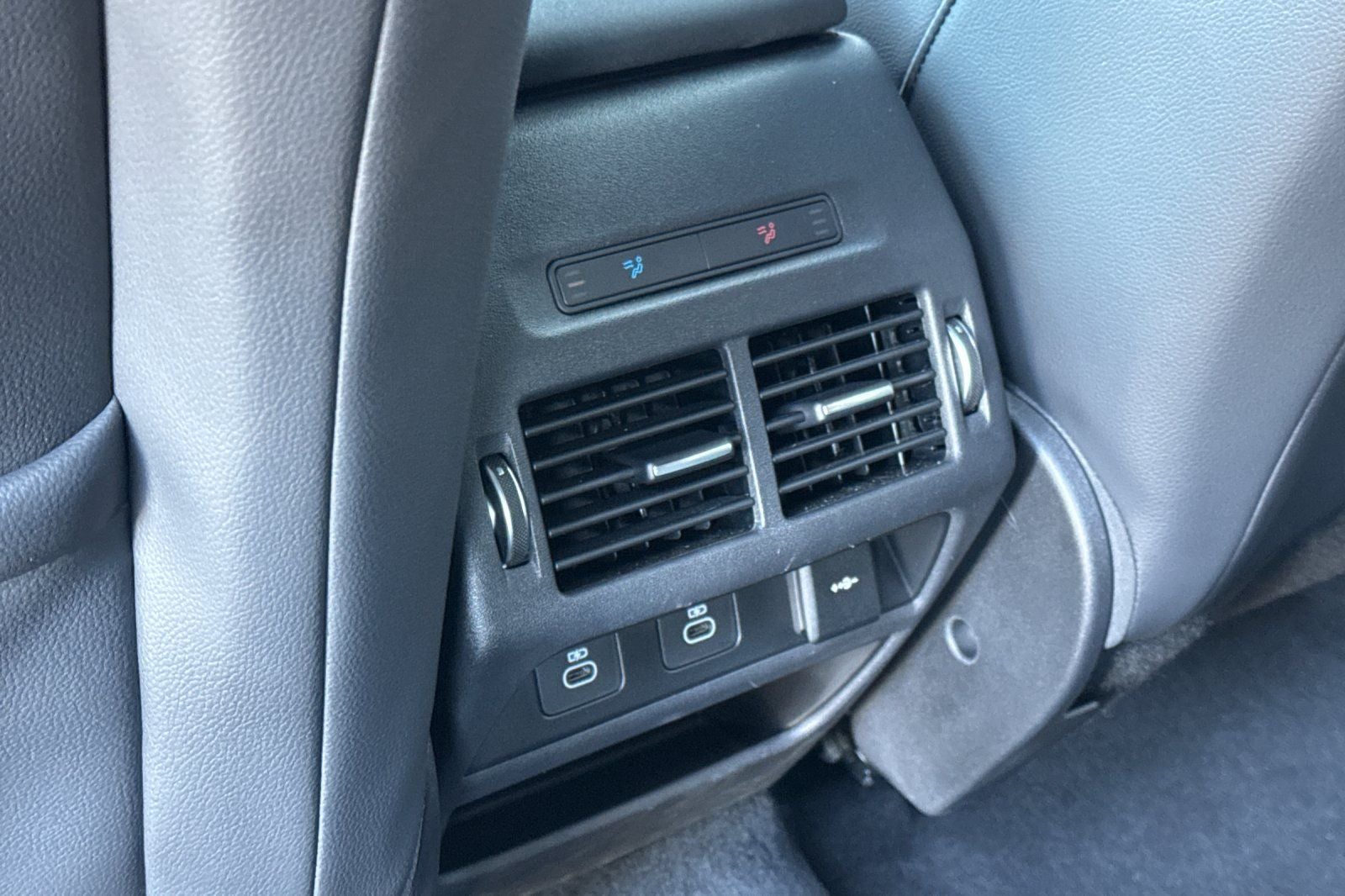 2025 Land Rover Discovery Sport SE