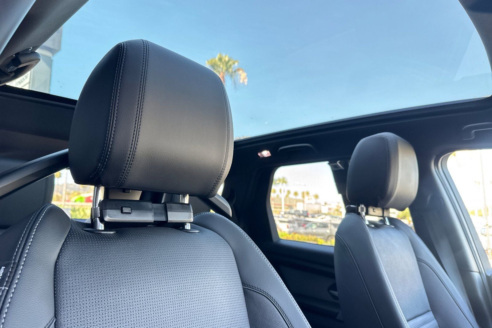 2025 Land Rover Discovery Sport SE