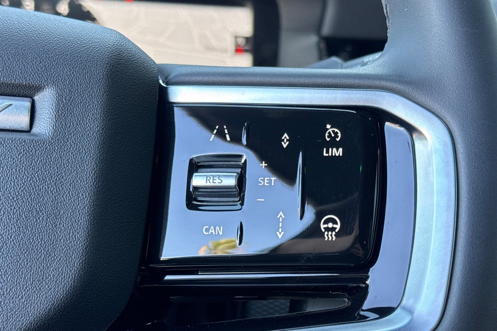 2025 Land Rover Discovery Sport SE