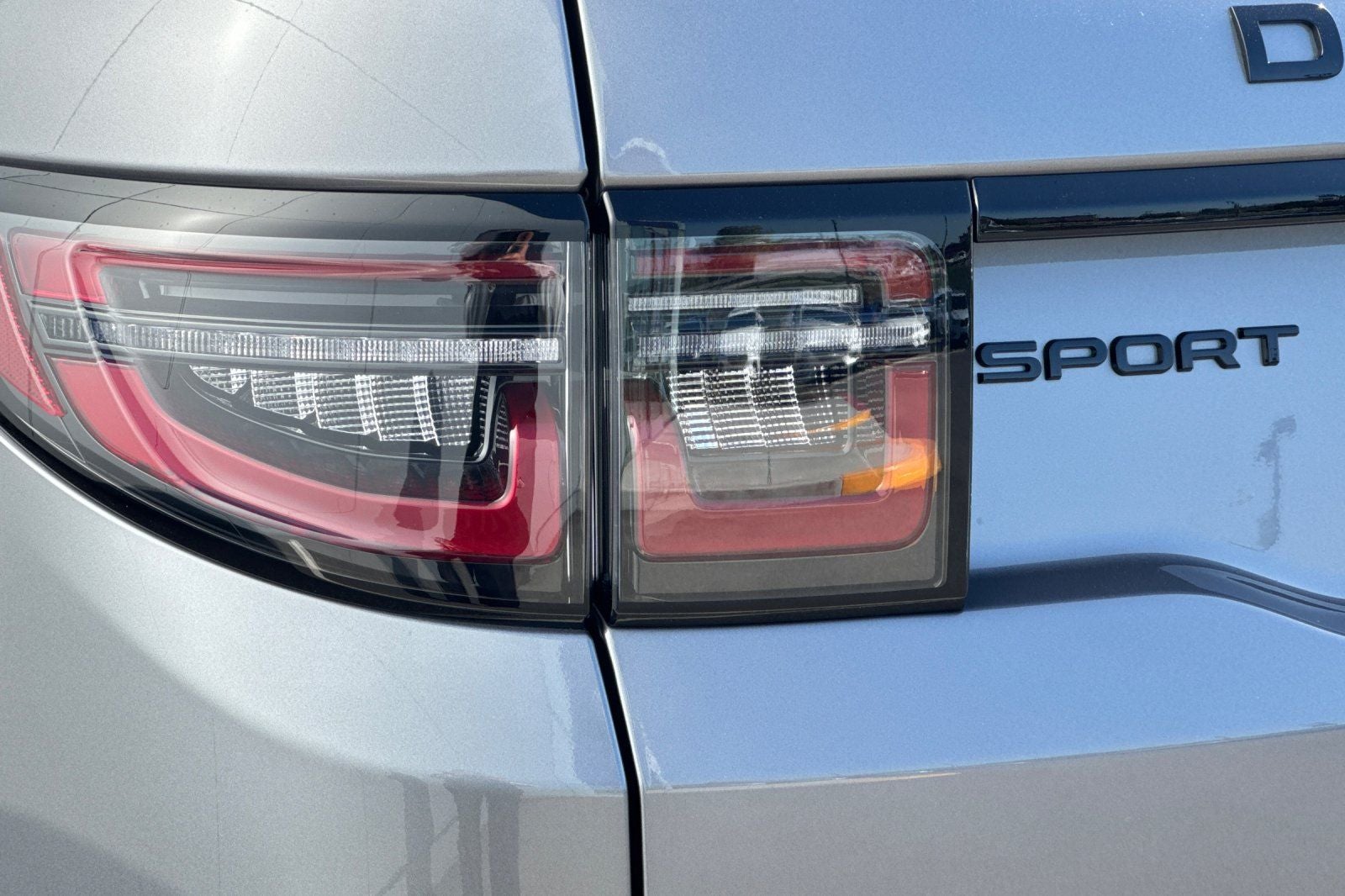 2025 Land Rover Discovery Sport SE