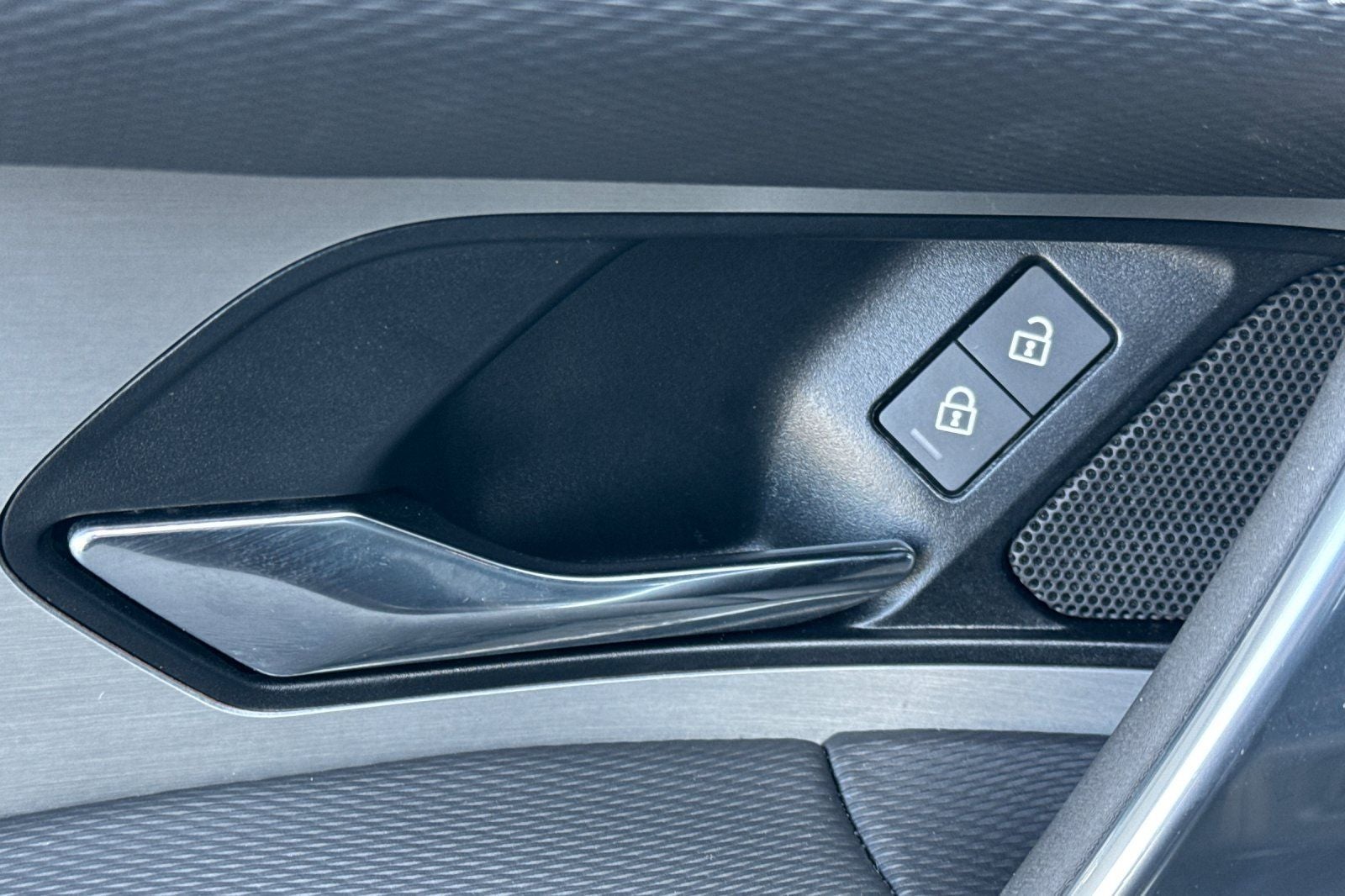 2025 Land Rover Discovery Sport SE