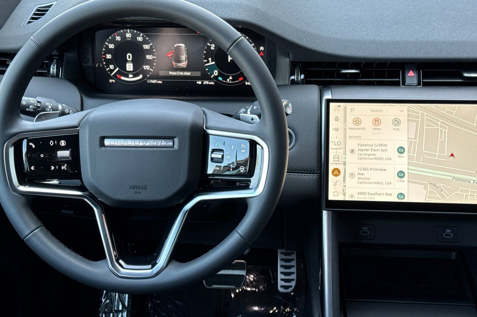 2025 Land Rover Discovery Sport SE