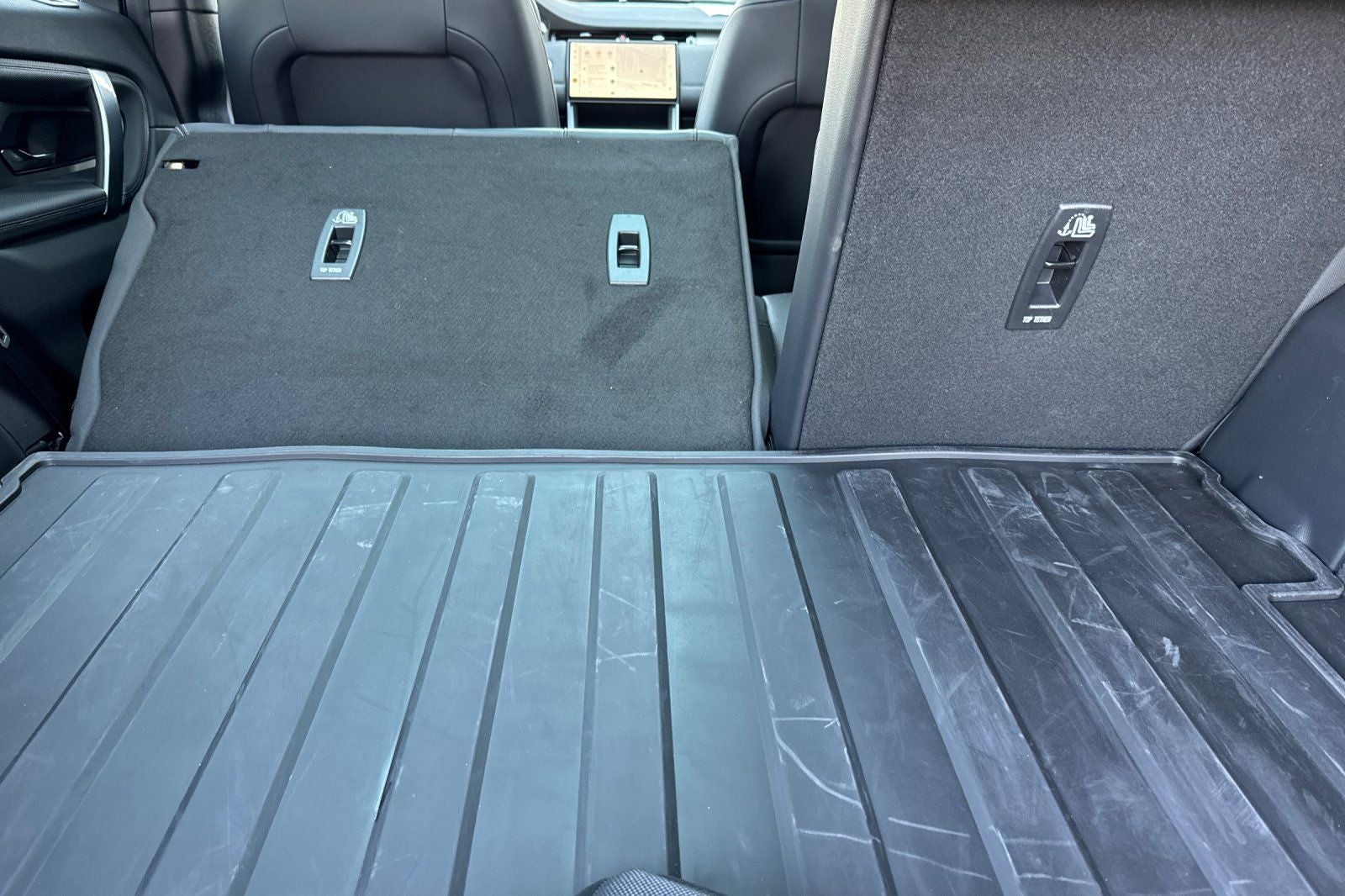 2025 Land Rover Discovery Sport SE