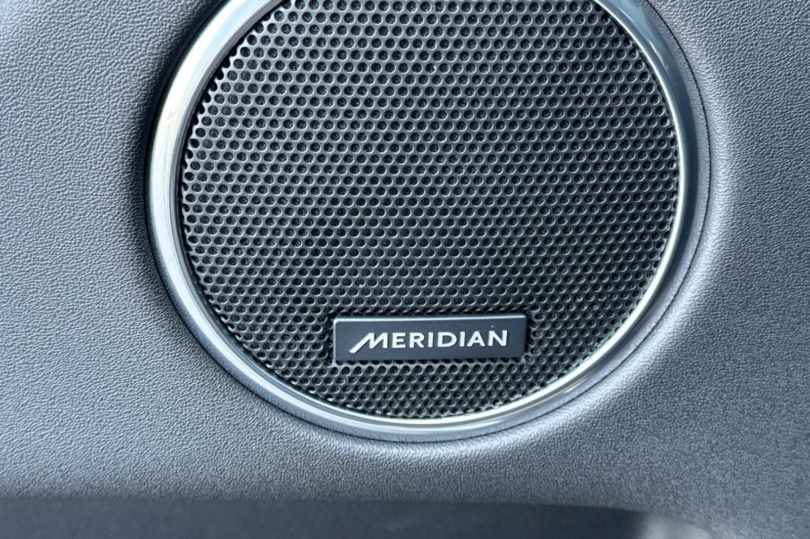 2025 Land Rover Discovery Sport SE