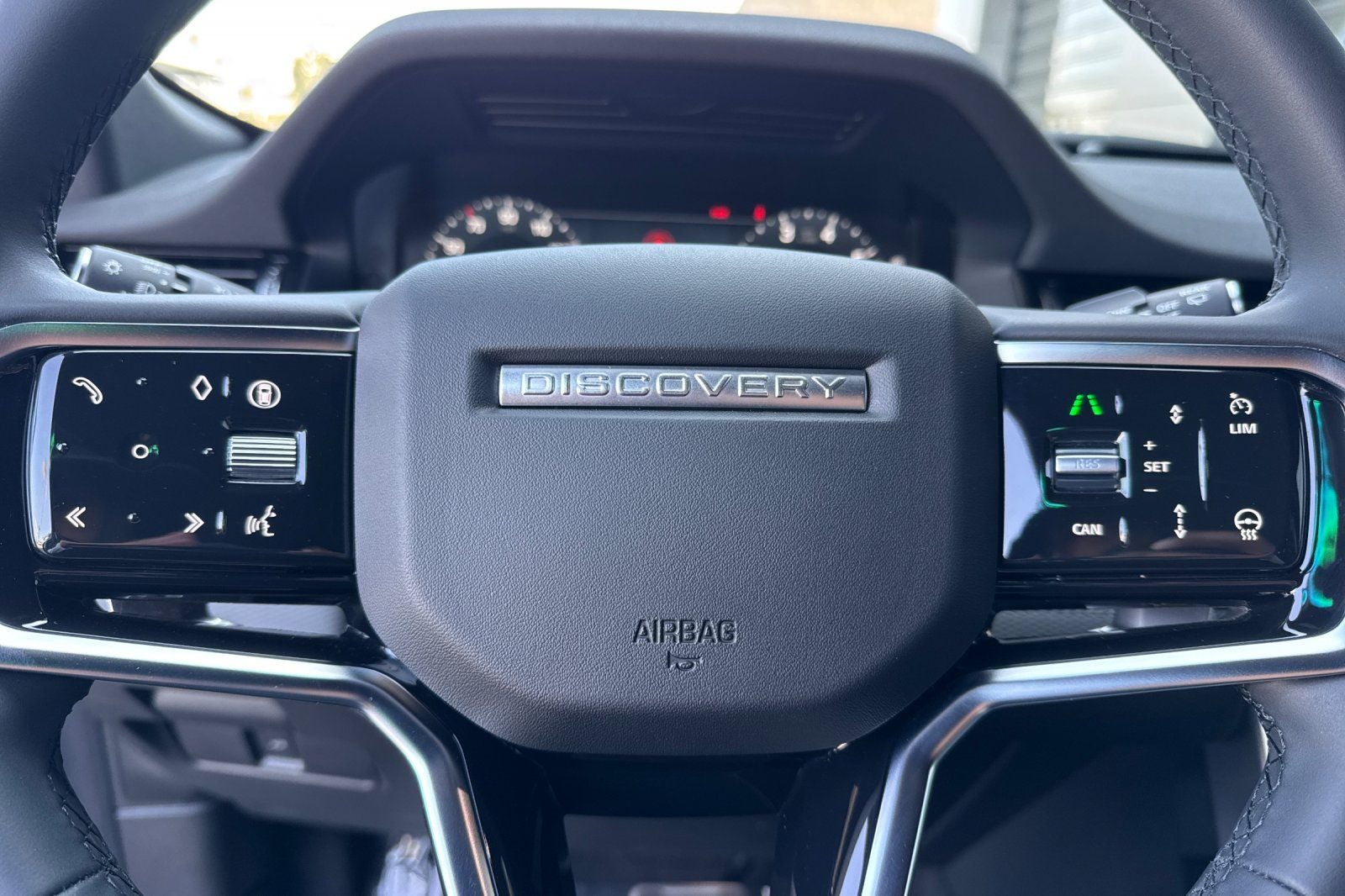 2025 Land Rover Discovery Sport SE