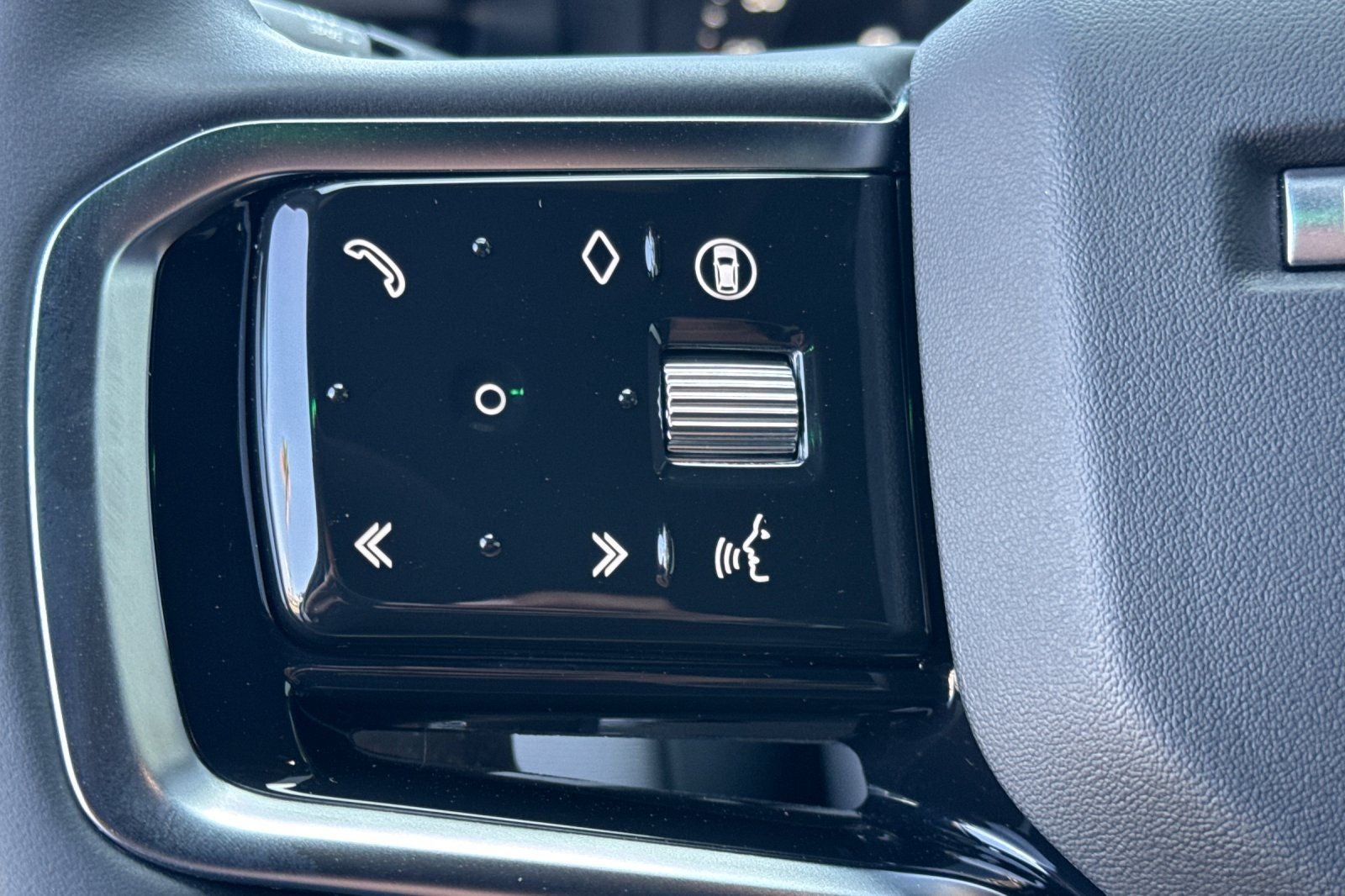 2025 Land Rover Discovery Sport SE