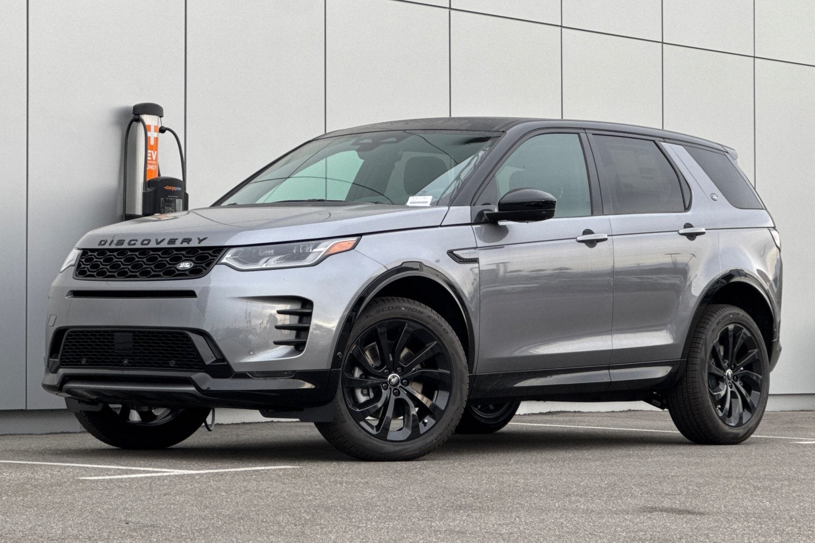 2025 Land Rover Discovery Sport SE