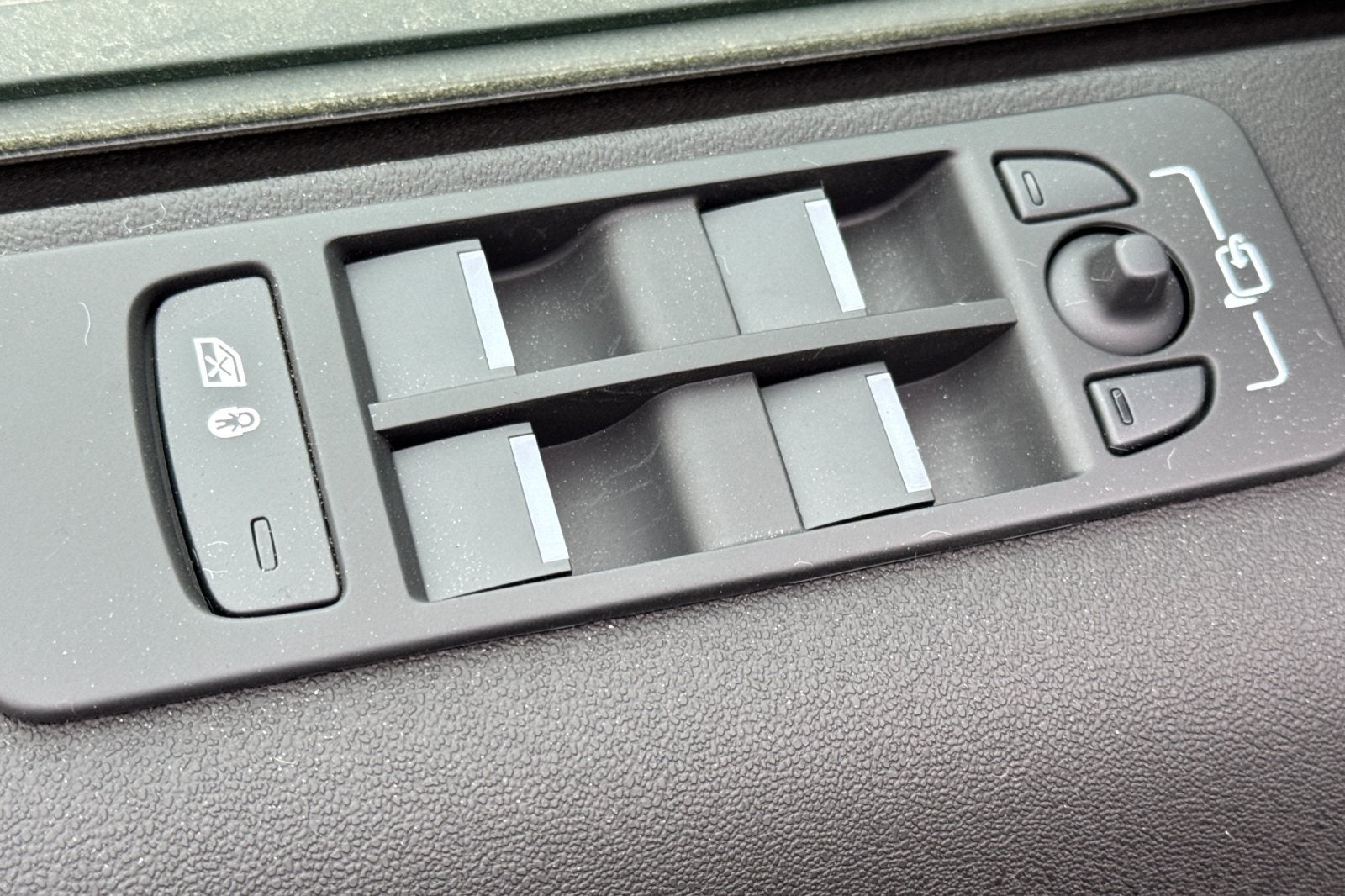 2025 Land Rover Discovery Sport SE