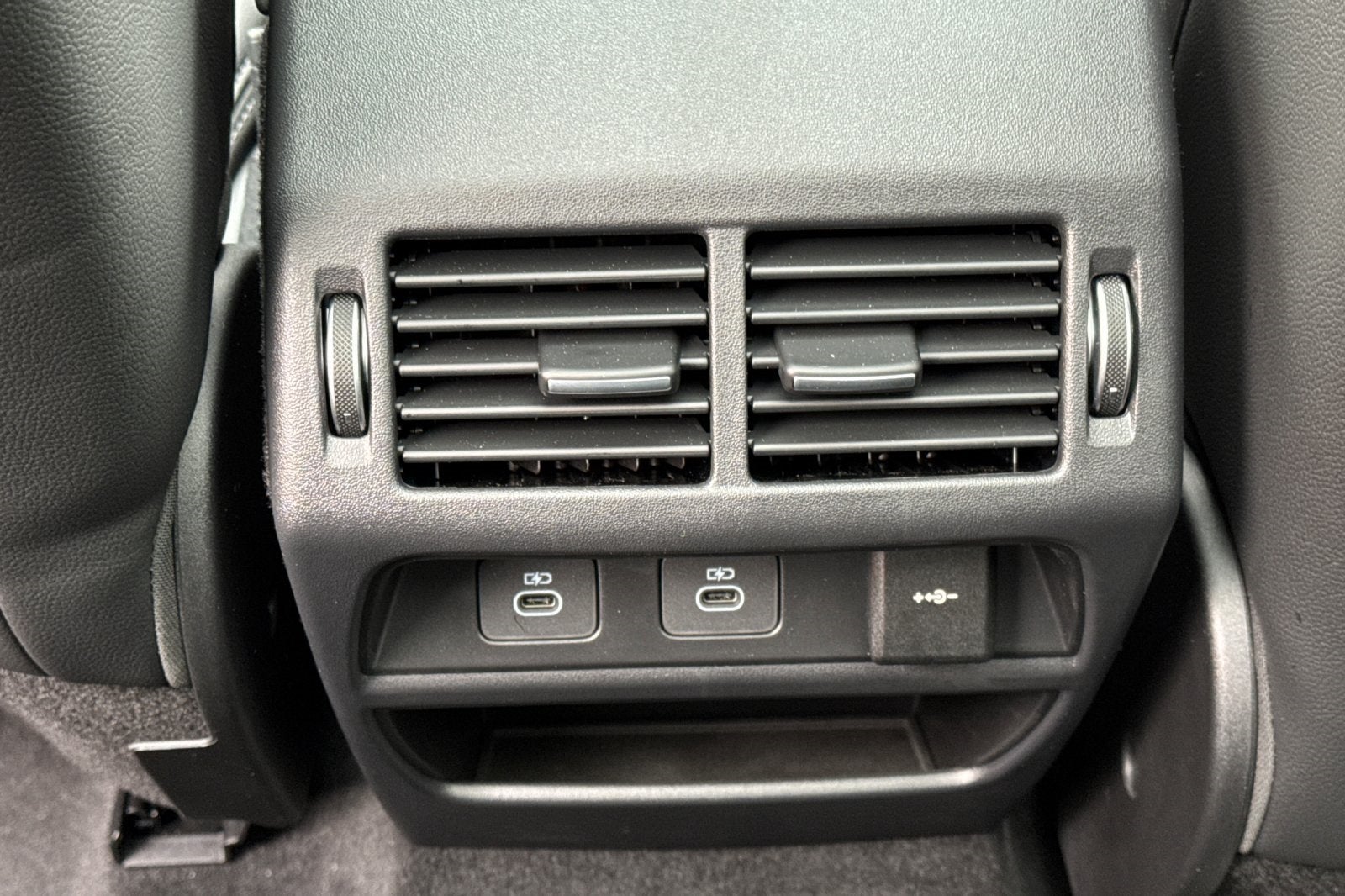 2025 Land Rover Discovery Sport SE