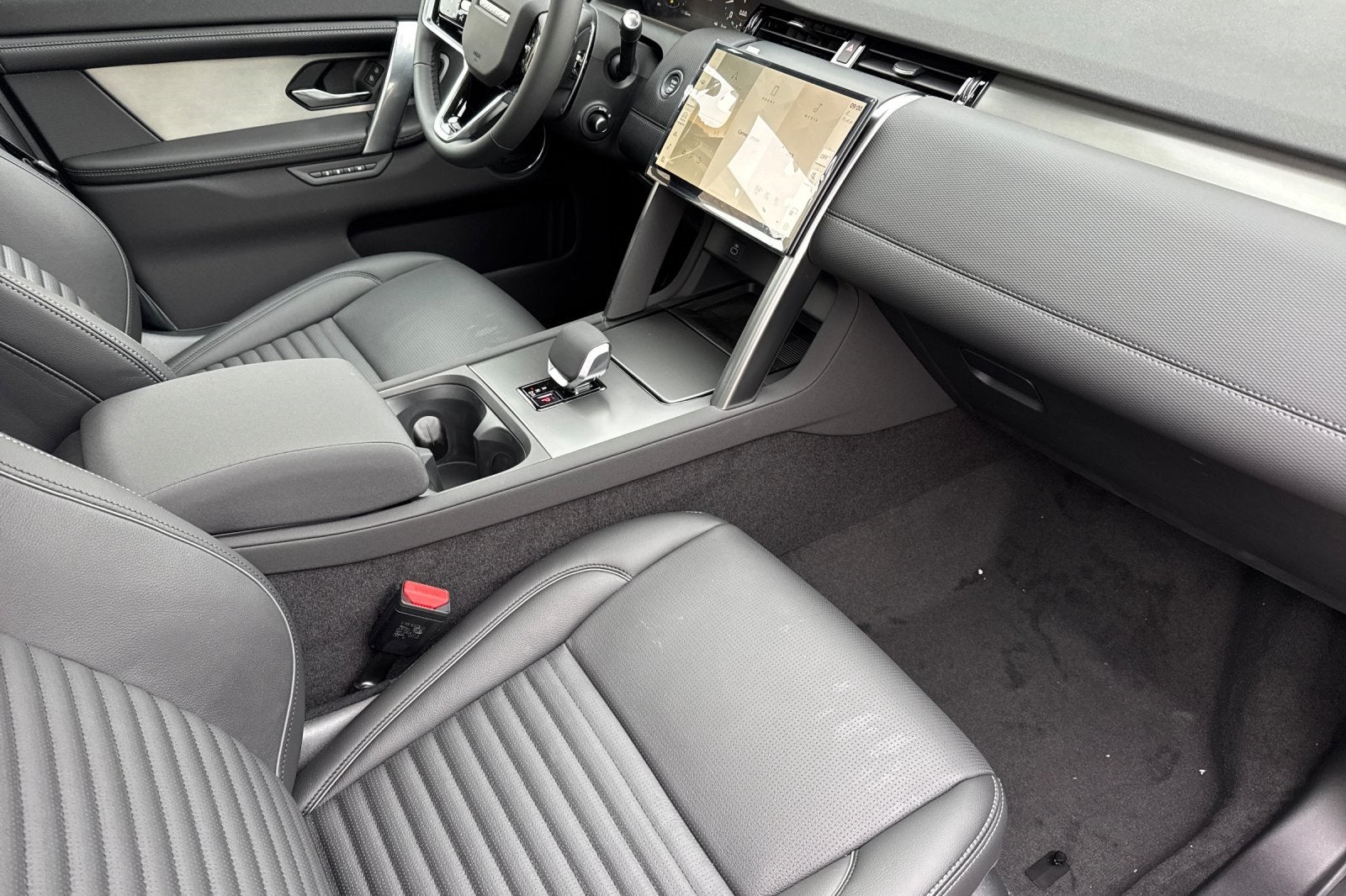 2025 Land Rover Discovery Sport SE