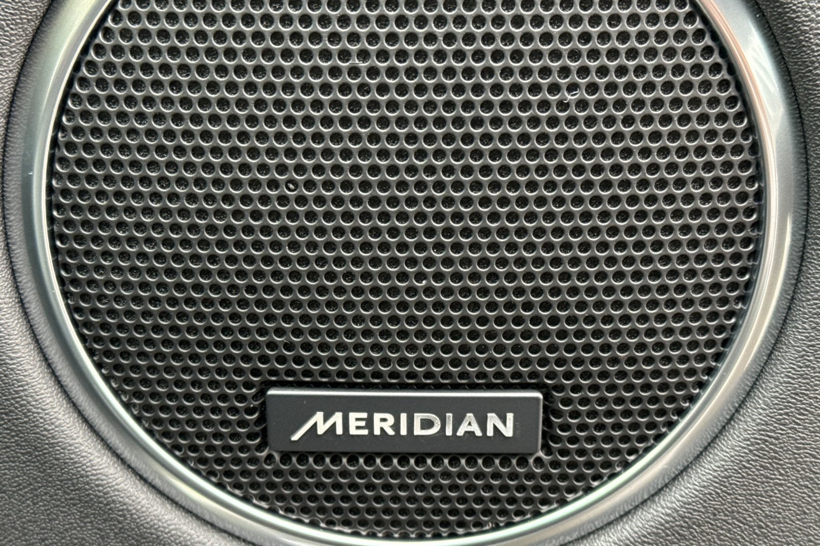 2025 Land Rover Discovery Sport SE