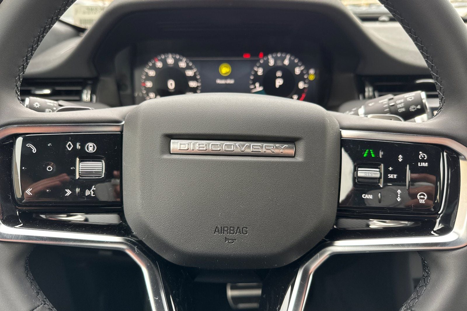 2025 Land Rover Discovery Sport SE