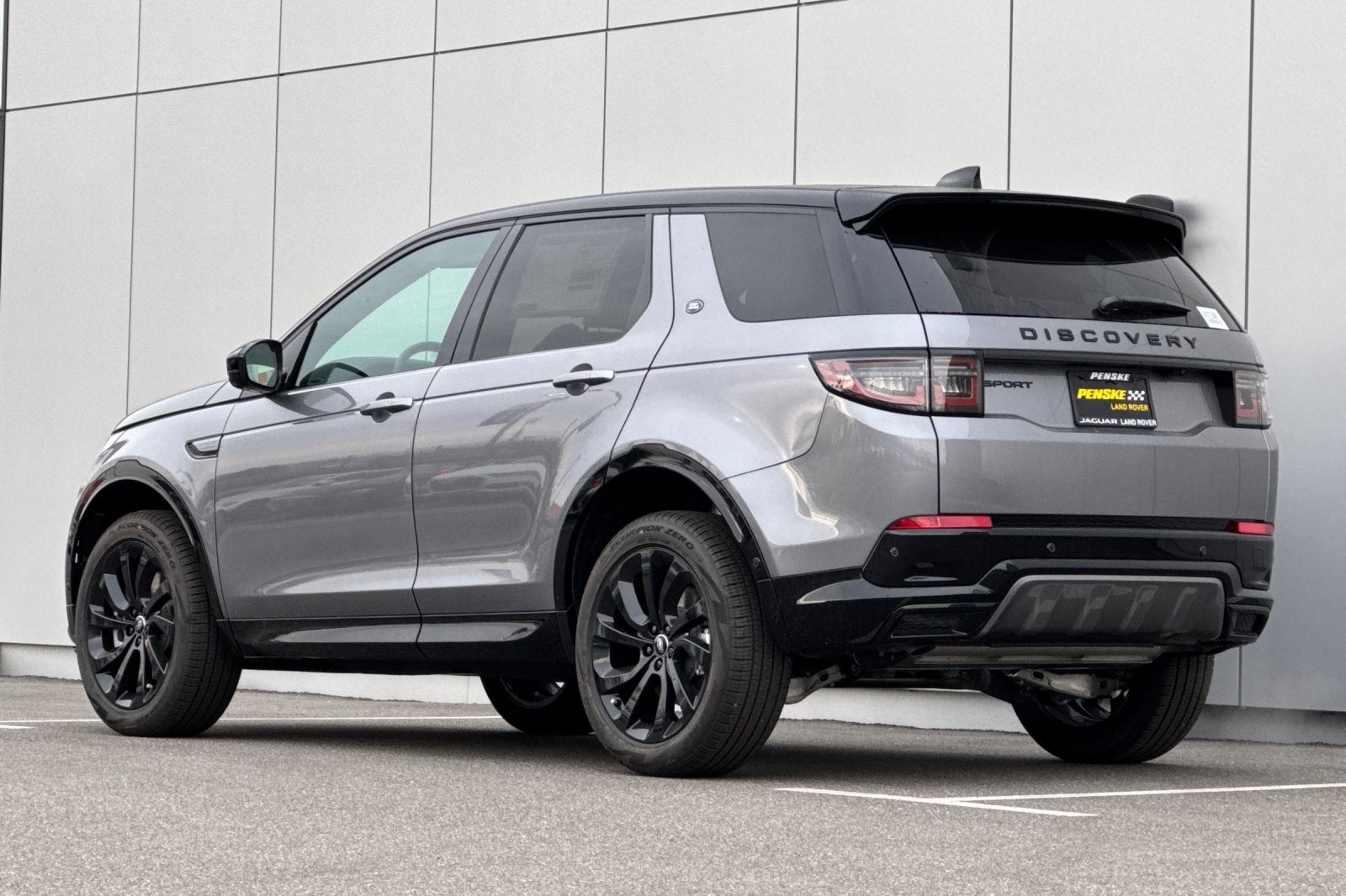 2025 Land Rover Discovery Sport SE