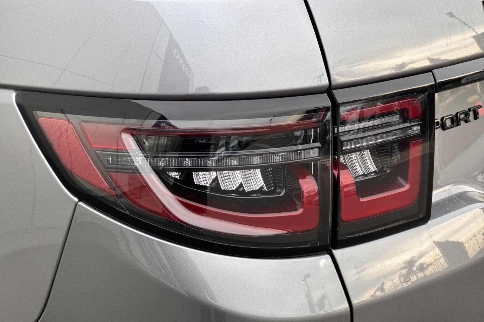 2025 Land Rover Discovery Sport SE