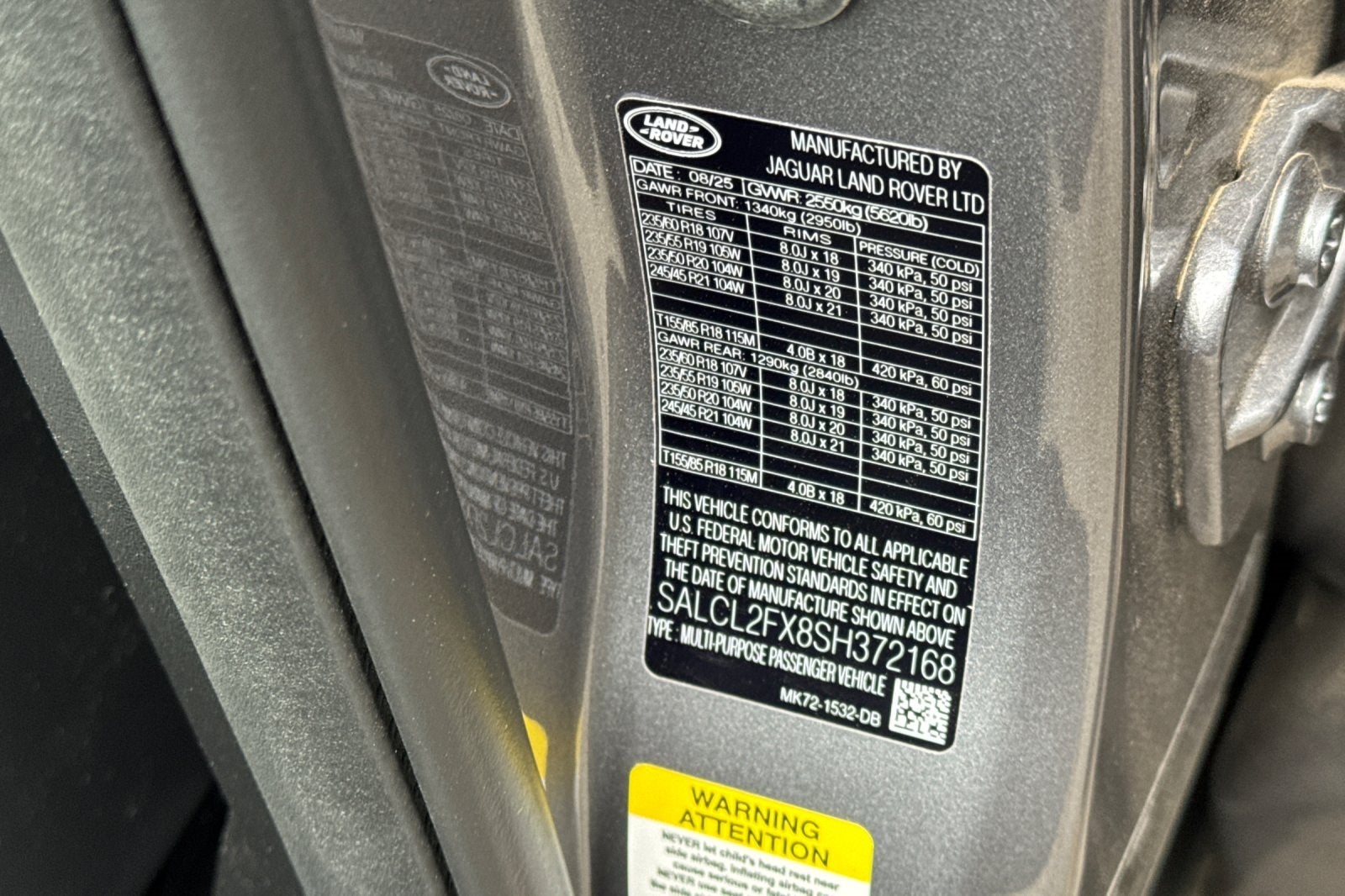 2025 Land Rover Discovery Sport SE