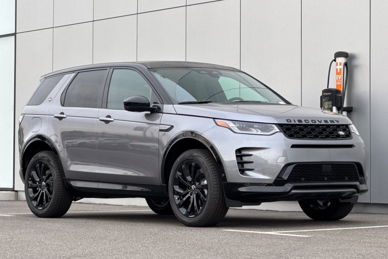 2025 Land Rover Discovery Sport SE