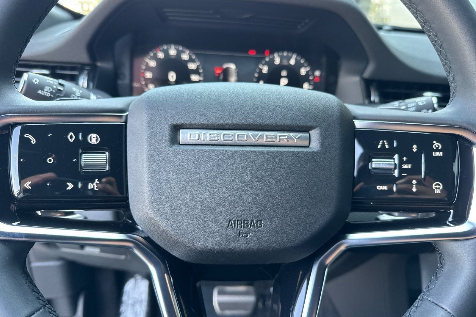 2025 Land Rover Discovery Sport SE