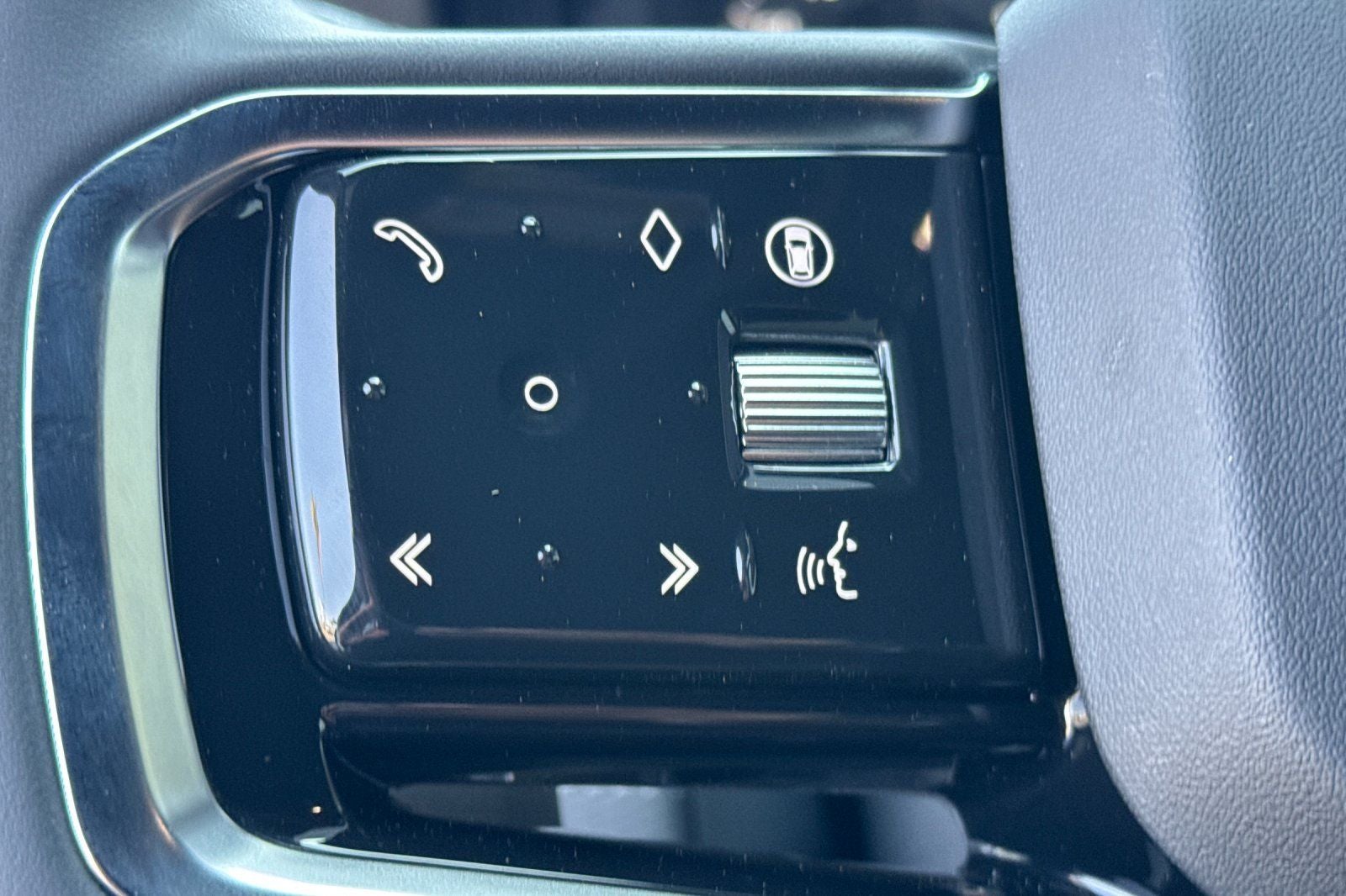 2025 Land Rover Discovery Sport SE
