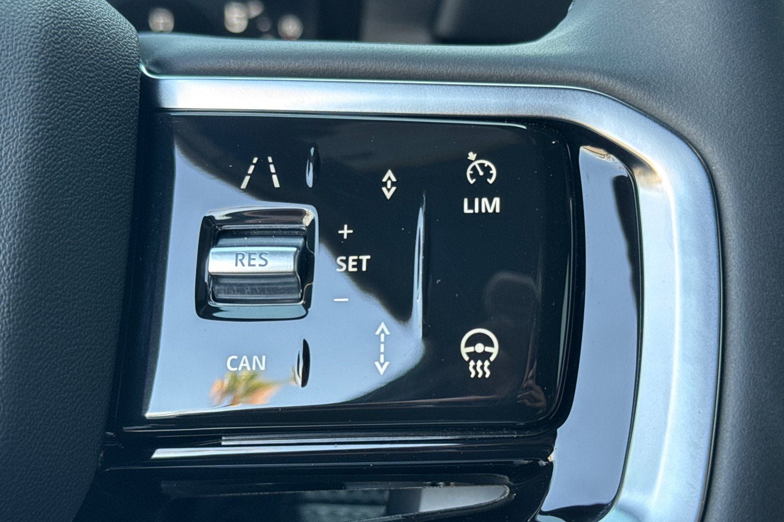 2025 Land Rover Discovery Sport SE