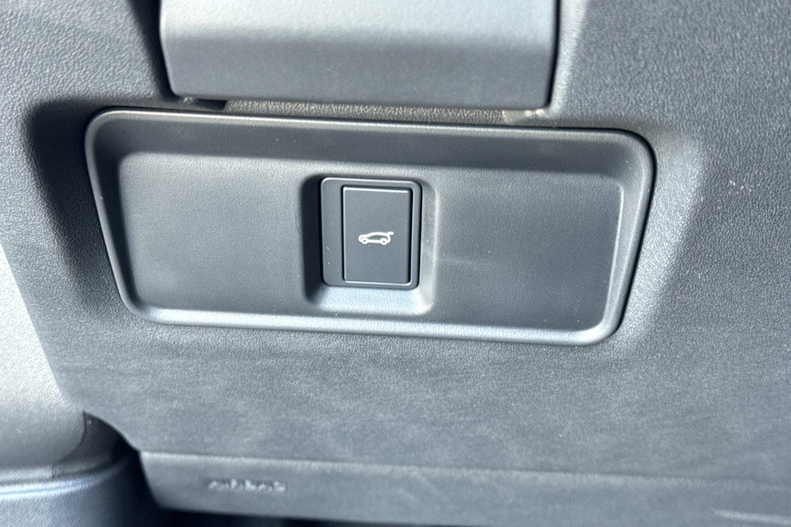 2025 Land Rover Discovery Sport SE