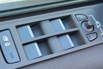 2025 Land Rover Discovery Sport SE