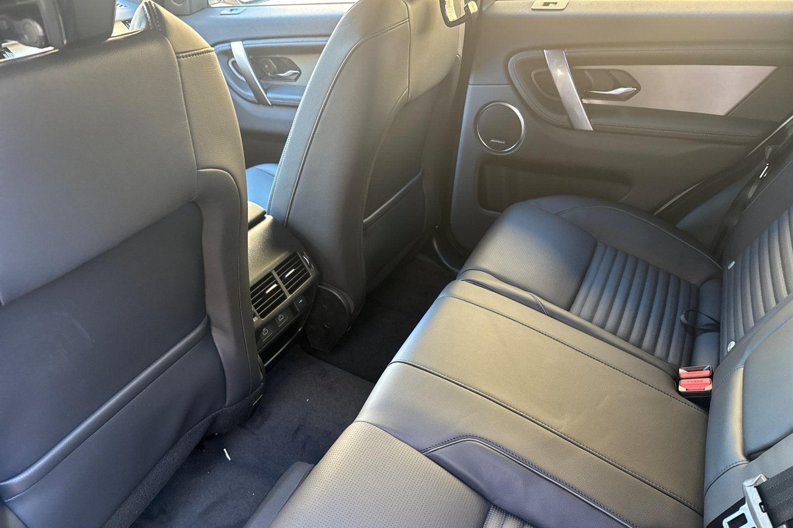 2025 Land Rover Discovery Sport SE