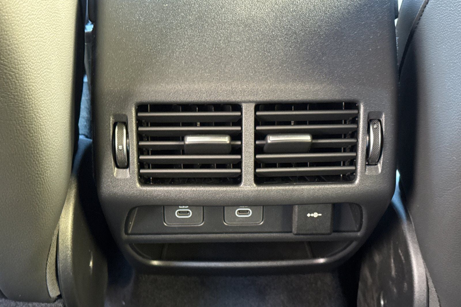 2025 Land Rover Discovery Sport SE