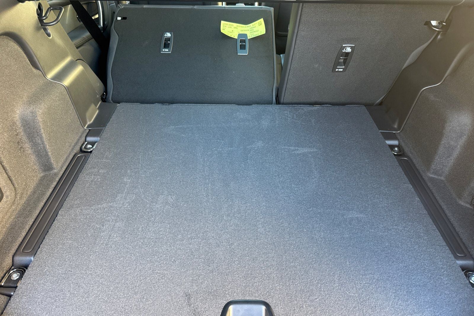 2025 Land Rover Discovery Sport SE