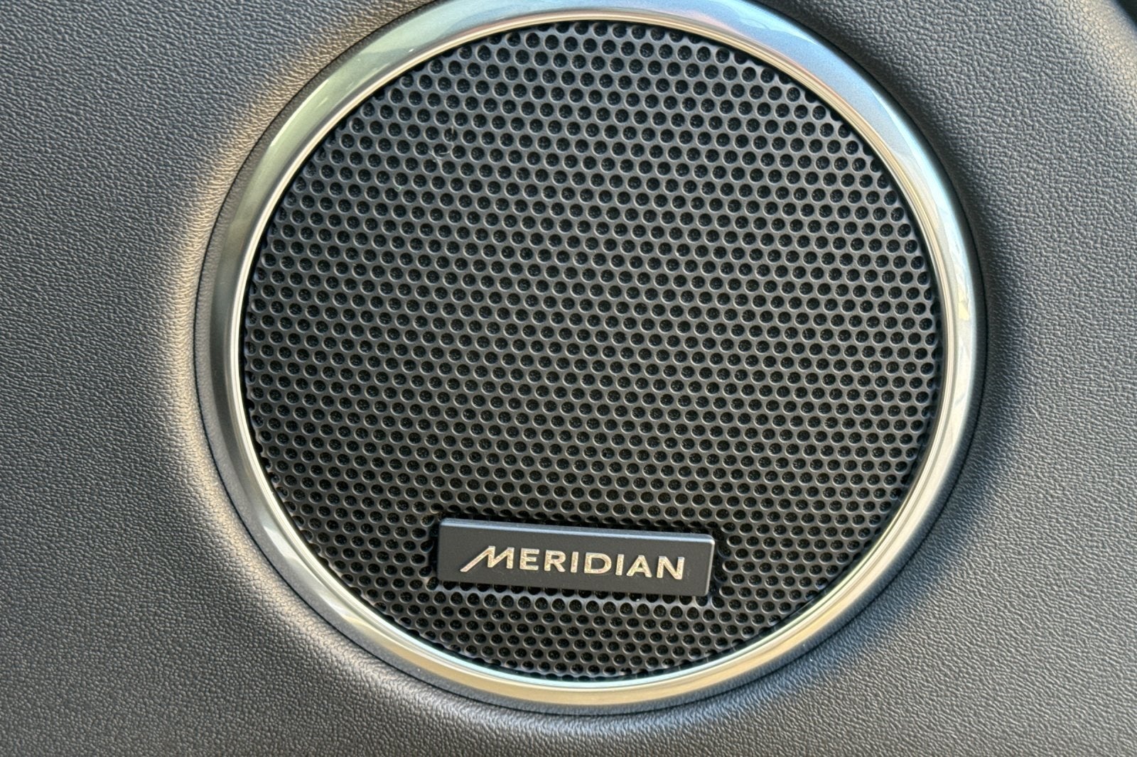 2025 Land Rover Discovery Sport SE