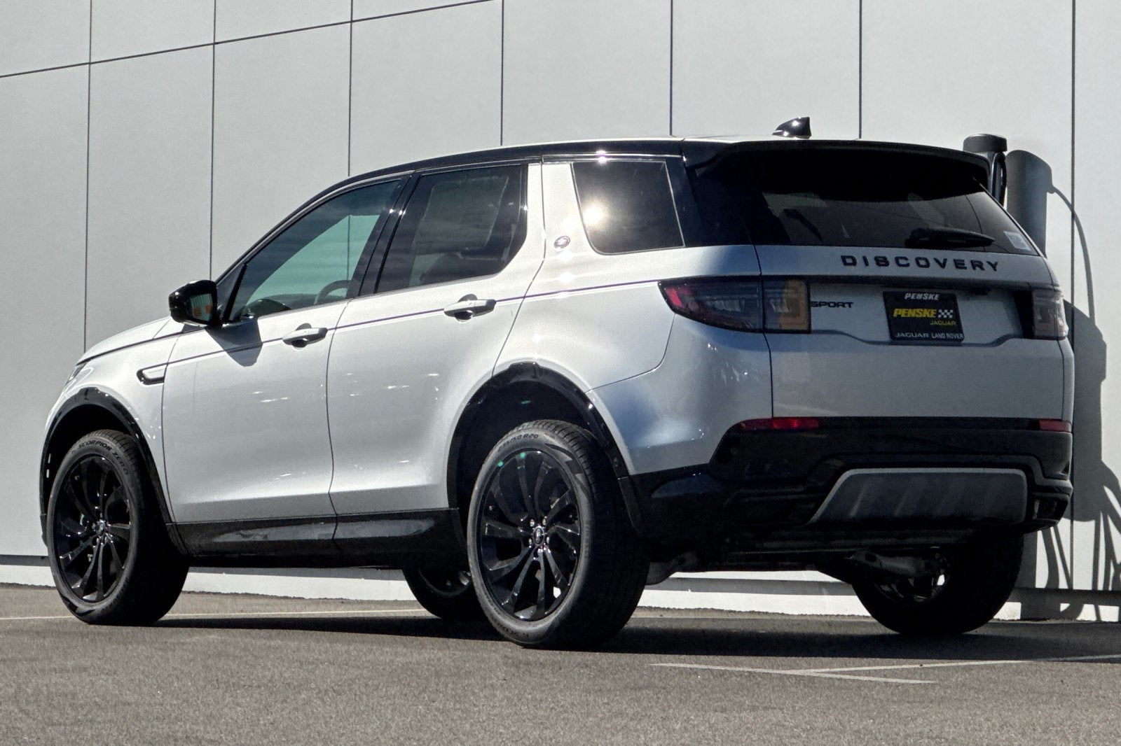 2025 Land Rover Discovery Sport SE