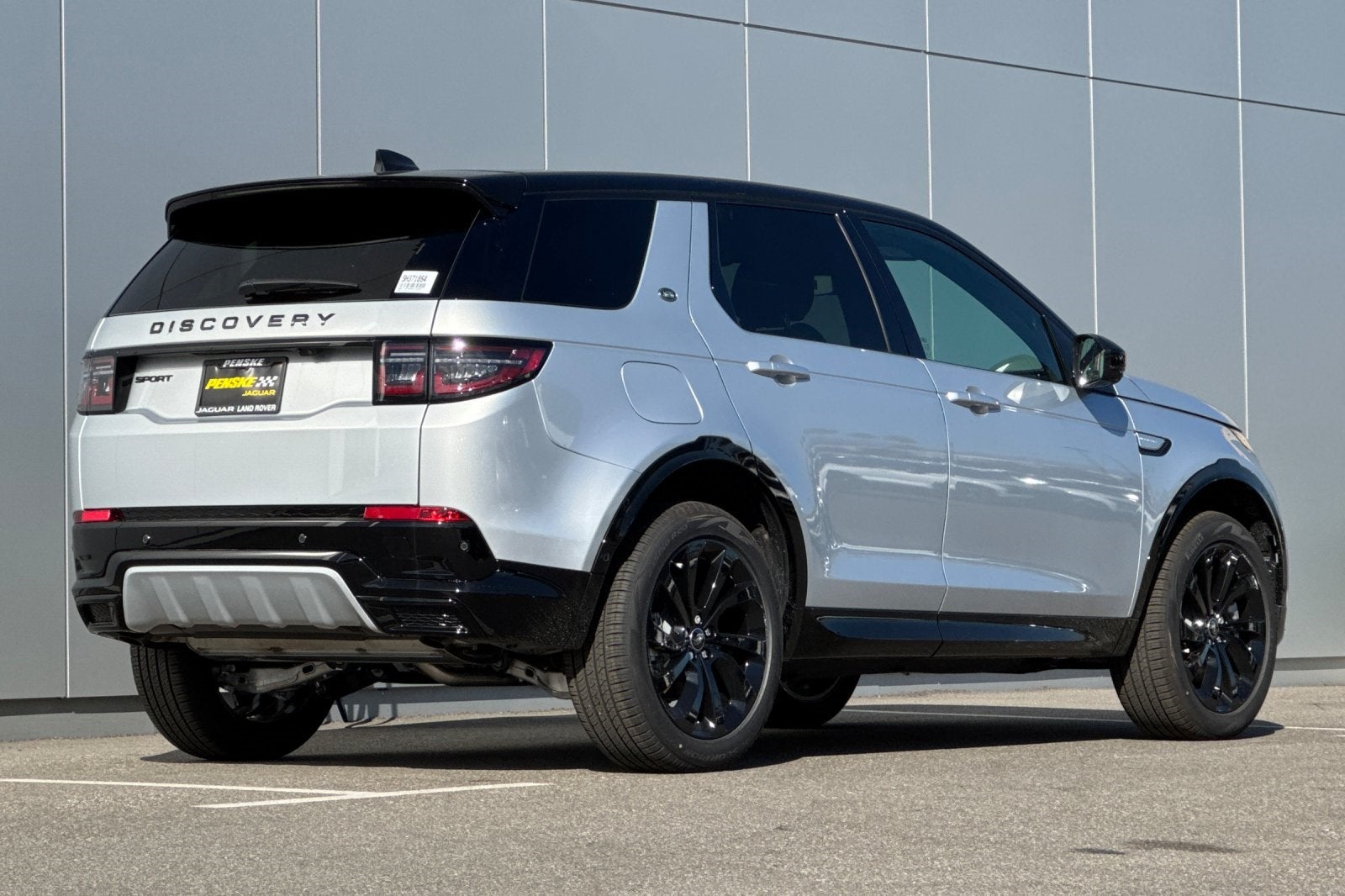 2025 Land Rover Discovery Sport SE