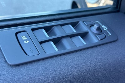 2025 Land Rover Discovery Sport SE