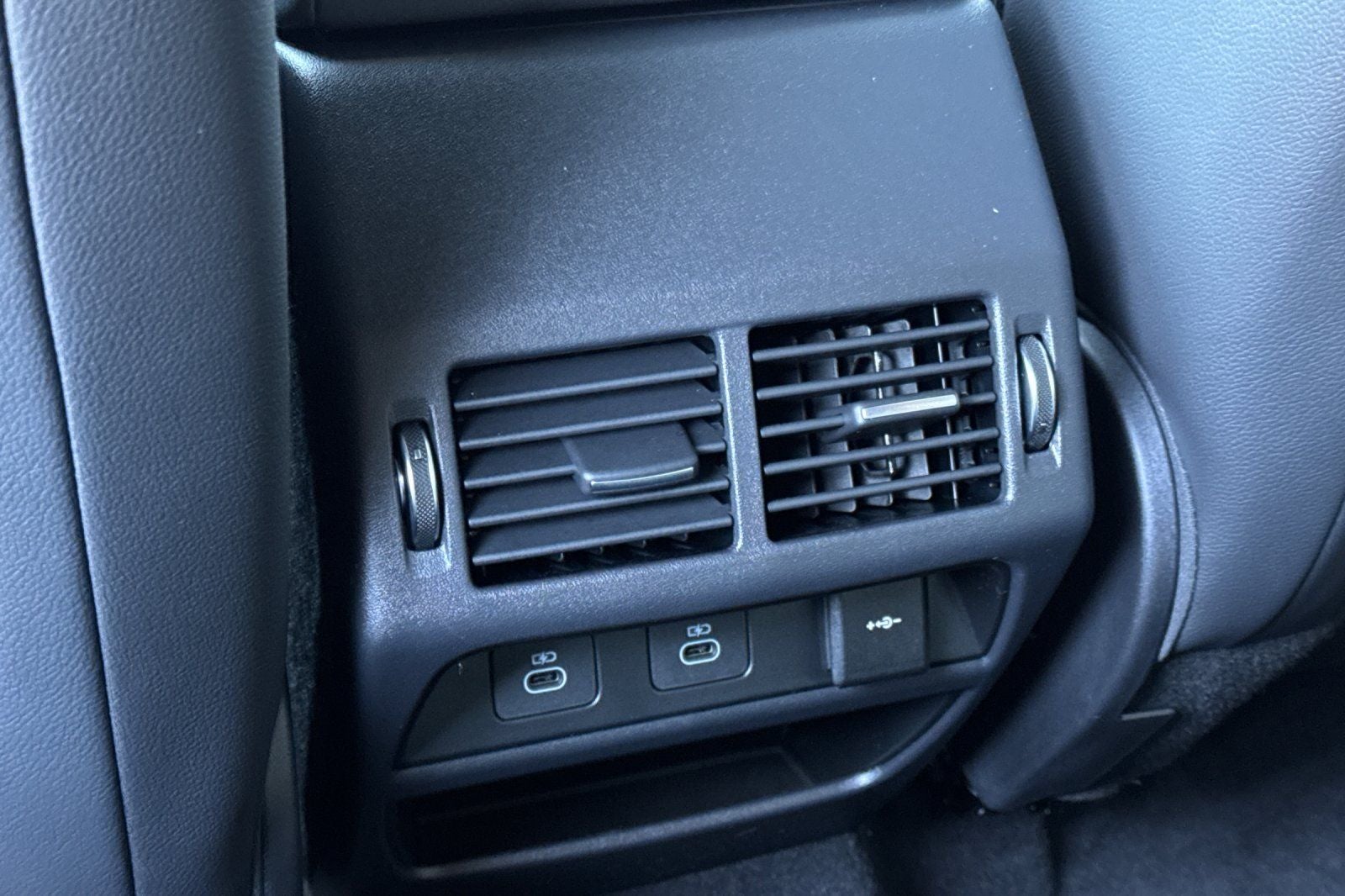 2025 Land Rover Discovery Sport SE