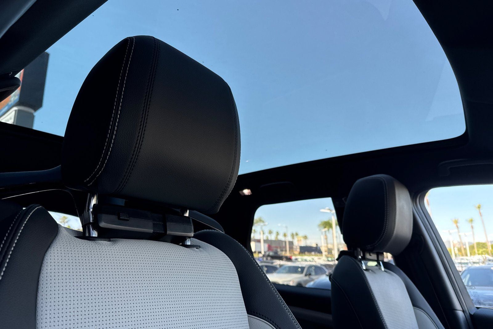 2025 Land Rover Discovery Sport SE