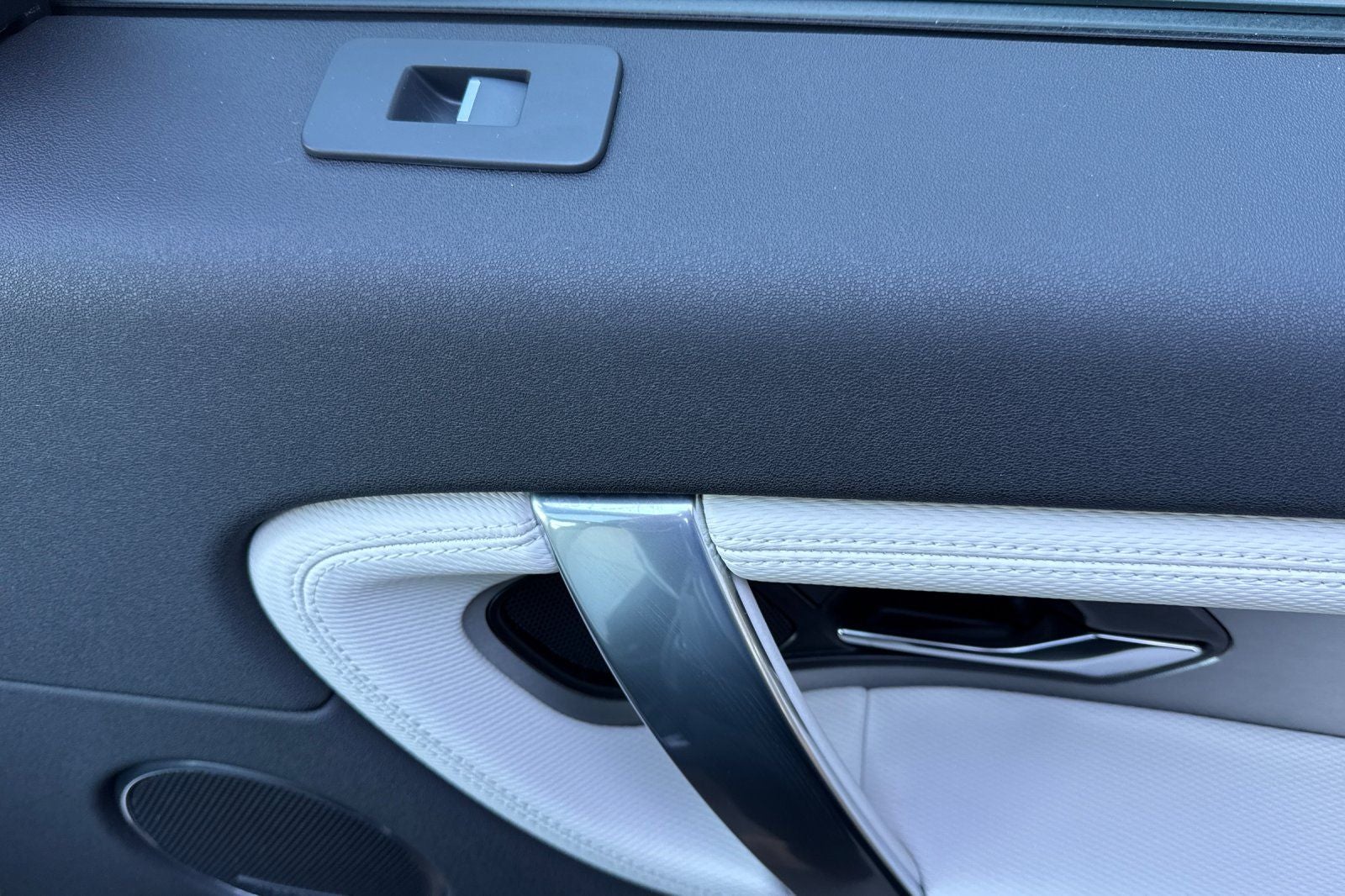 2025 Land Rover Discovery Sport SE