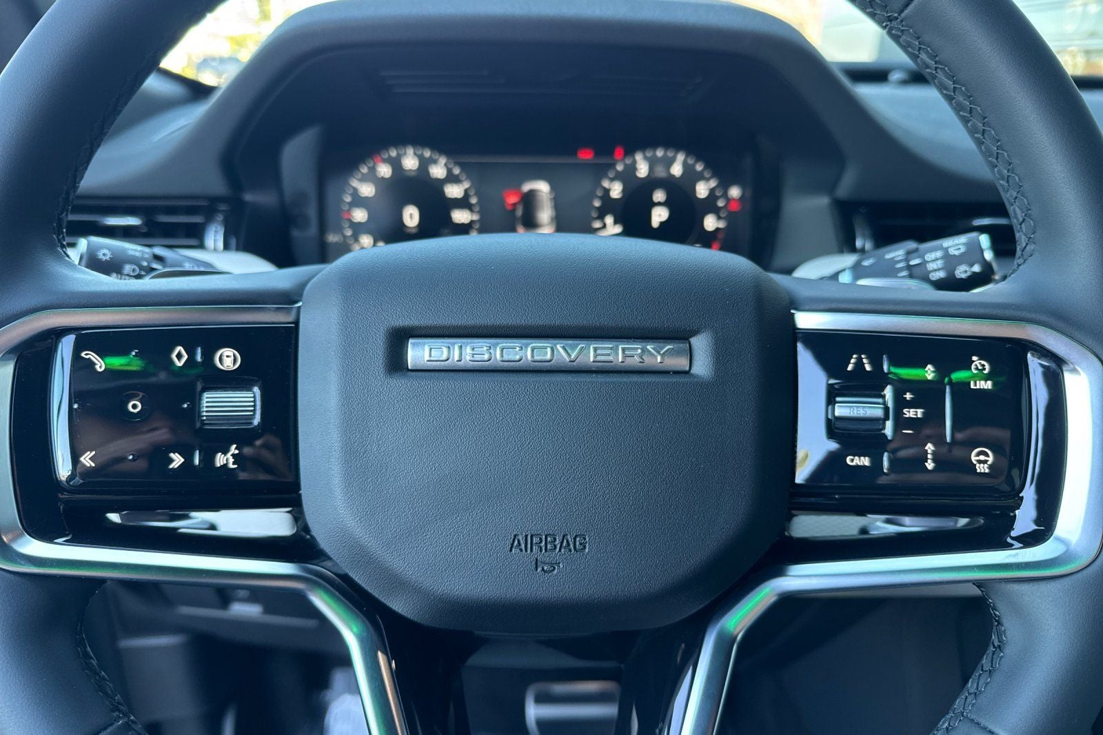 2025 Land Rover Discovery Sport SE