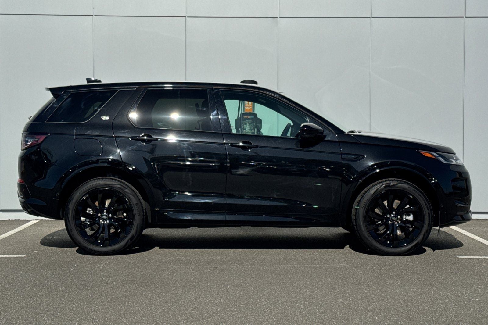 2025 Land Rover Discovery Sport SE