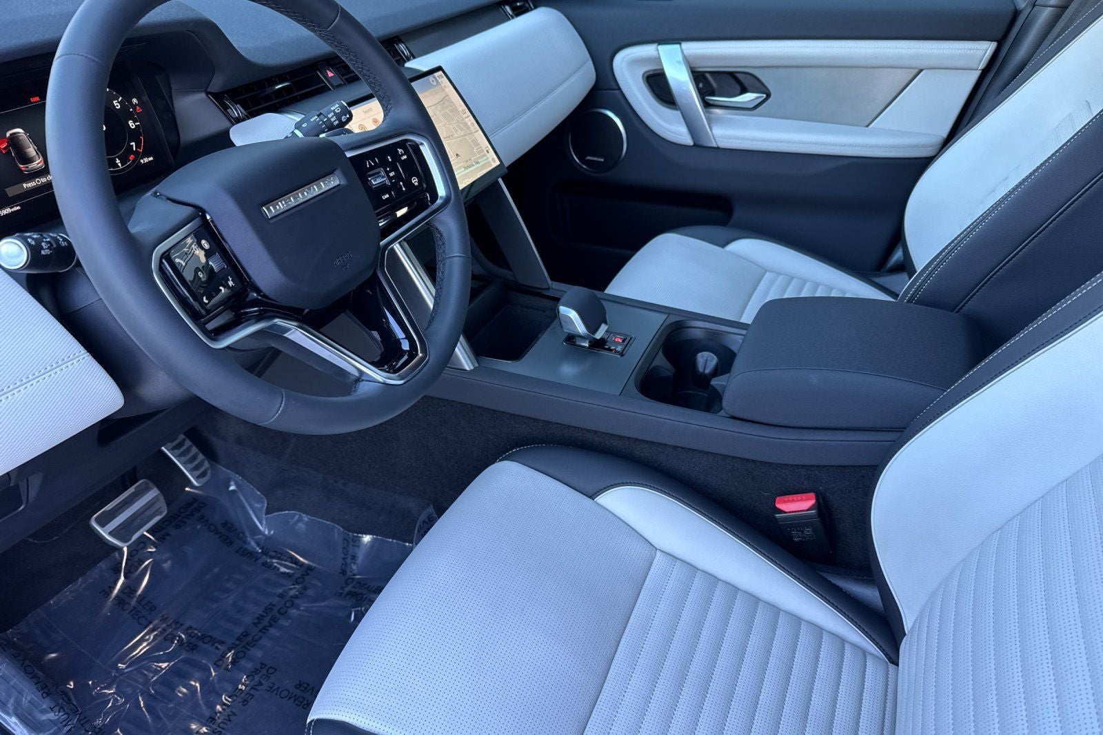 2025 Land Rover Discovery Sport SE