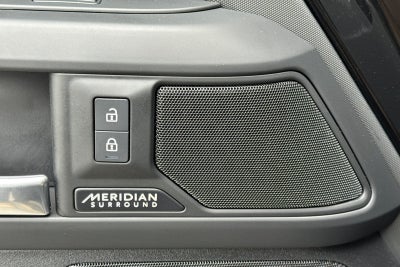 2025 Land Rover Defender 110 X-Dynamic SE