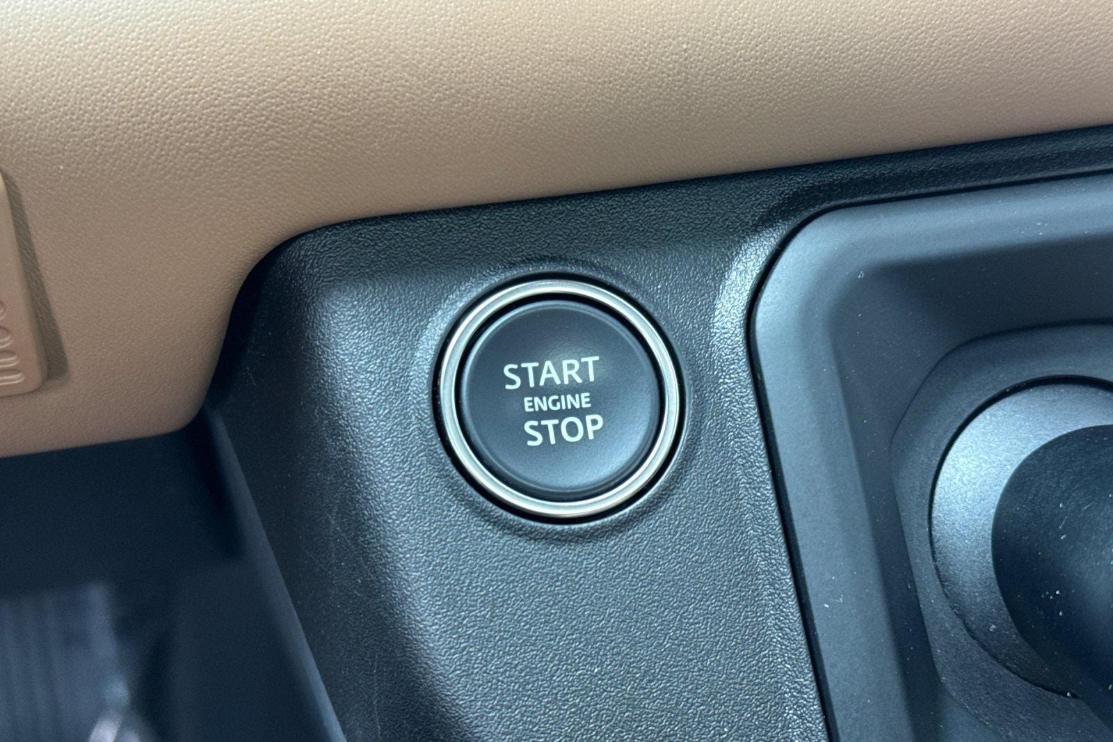 2025 Land Rover Defender 110 X-Dynamic SE